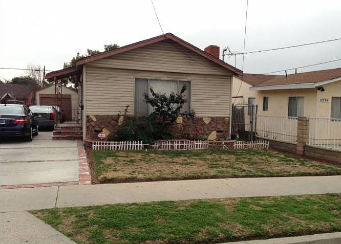 1st image of 3212 W 109th St
