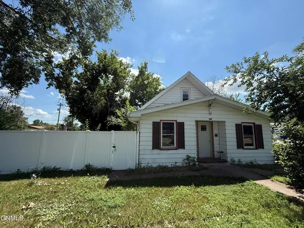421 W Main St, Beulah, ND 58523