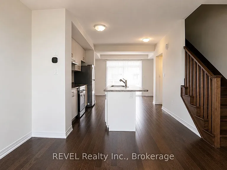 11 Lilac Ln — Photo 5