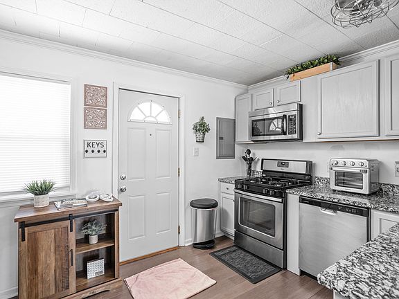 5th image of 1734 Asbury St