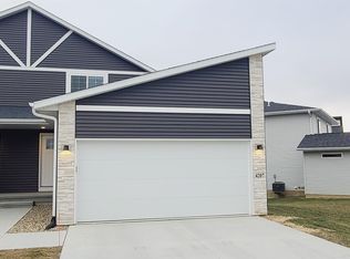 4207 Mourning Dove Dr, Waterloo, IA 50702