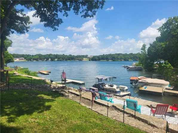 133 Mystic Valley Dr, Linn Valley, KS 66040