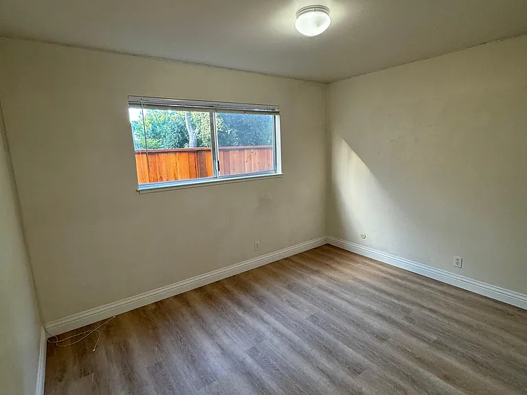 2237 Roosevelt Ave #1 — Photo 14