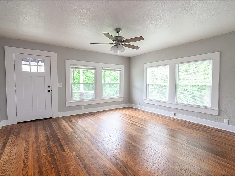 329 Flores St — Photo 3
