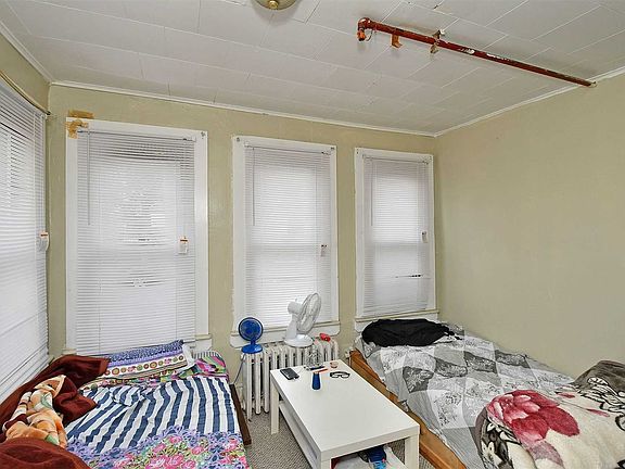5th image of 9152 116th St
