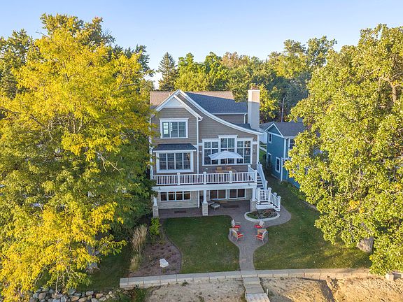 2nd image of 937 N Shore Dr