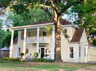 1020 E Lacy St, Palestine, TX 75801