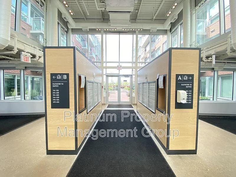1 bed, 1.0 bath, 607 sqft, $1,700 — Photo 2