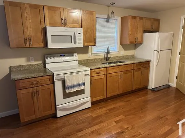 26 Palmer Rd #C, Monson, MA 01057