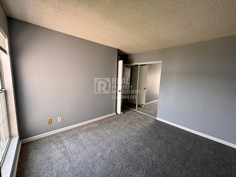 3440 Parkmoor Village Dr #V — Photo 9