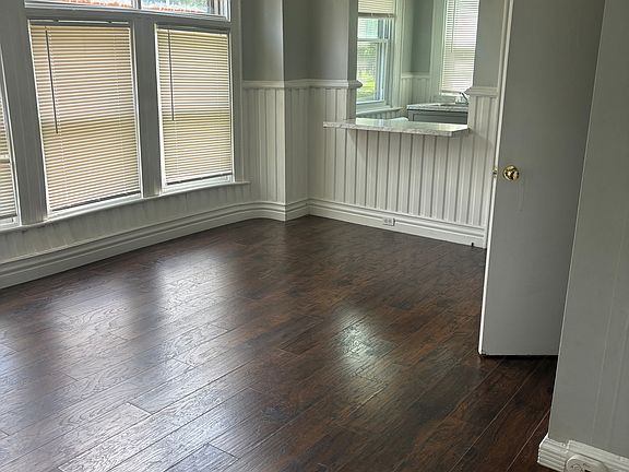 5th image of 547 W Ferry St #2