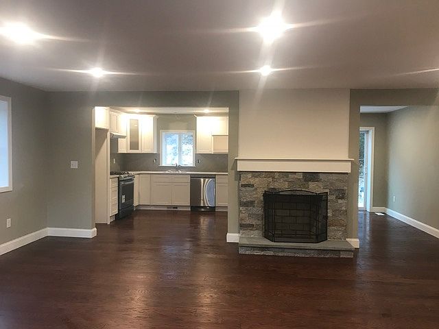 1st image of 345 Sandwich St