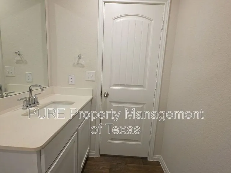 13708 Howser Trce — Photo 9