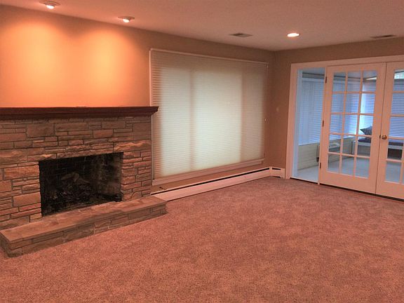 4th image of 2300 Cypress Ave