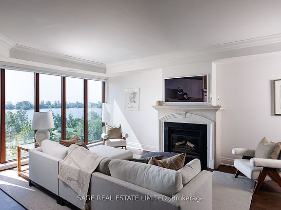 3rd image of 2095 Lake Shore Blvd W #519