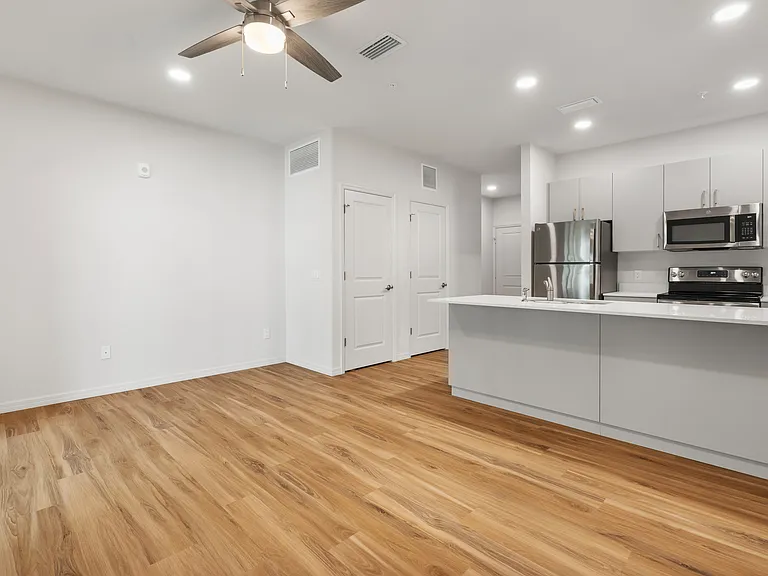 Legacy Oaks Apartment Homes — Photo 7