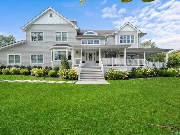 3 True Harbour Way, West Islip, NY 11795
