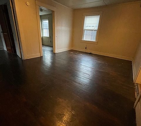 5th image of 102-106 W Main St W #11268215
