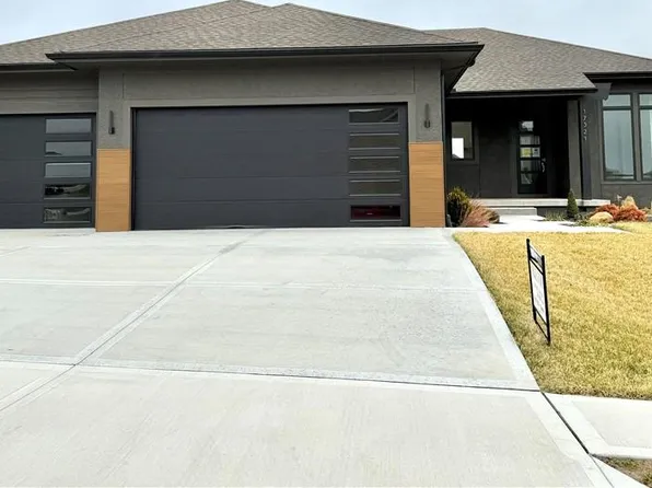 17321 Gillette St, Overland Park, KS 66221