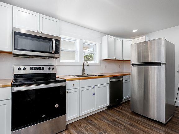 4th image of 812 Forest Ave