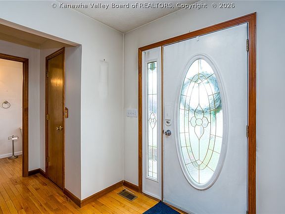 5th image of 228 Woody Oak Dr