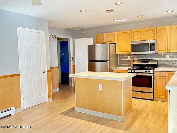 4th image of 35 Bonaire Drive