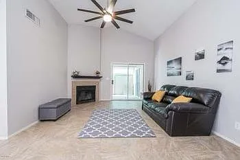 409 E Topeka Dr — Photo 20