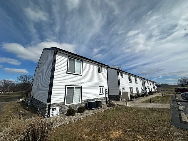 951 Pine Valley Drive - 112 — Photo 1
