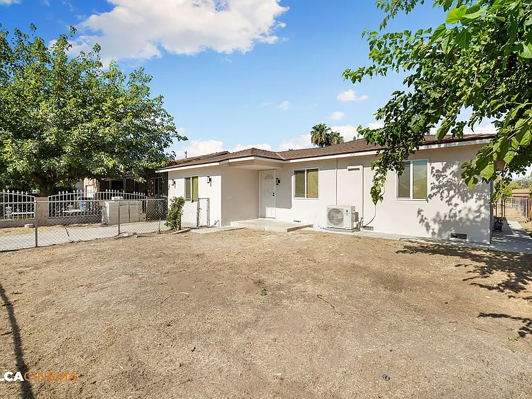 10800 Santa Barbara St — Photo 17