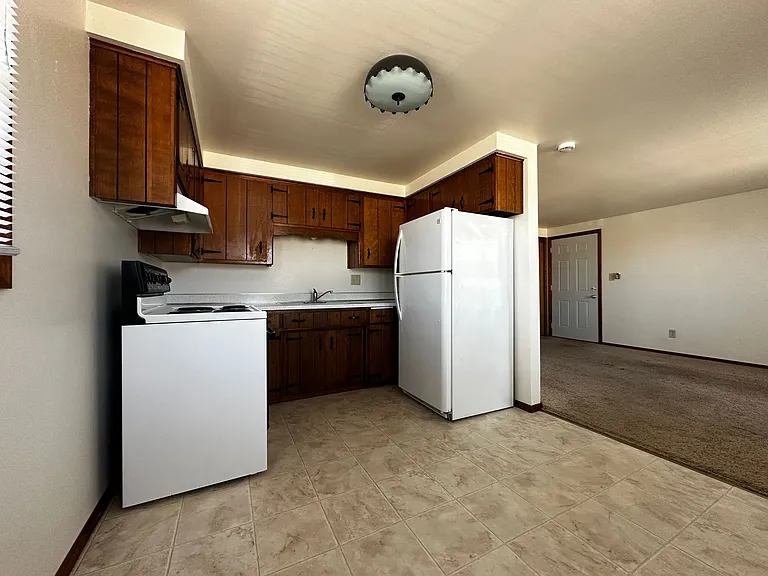 1241 Apache Ave — Photo 3