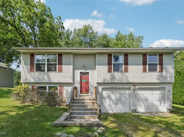 14028 Goodwin St, Burton, OH 44021