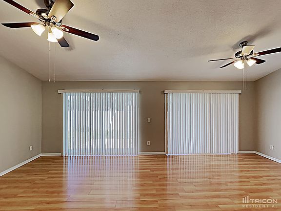 3rd image of 325 Covent Gardens Pl