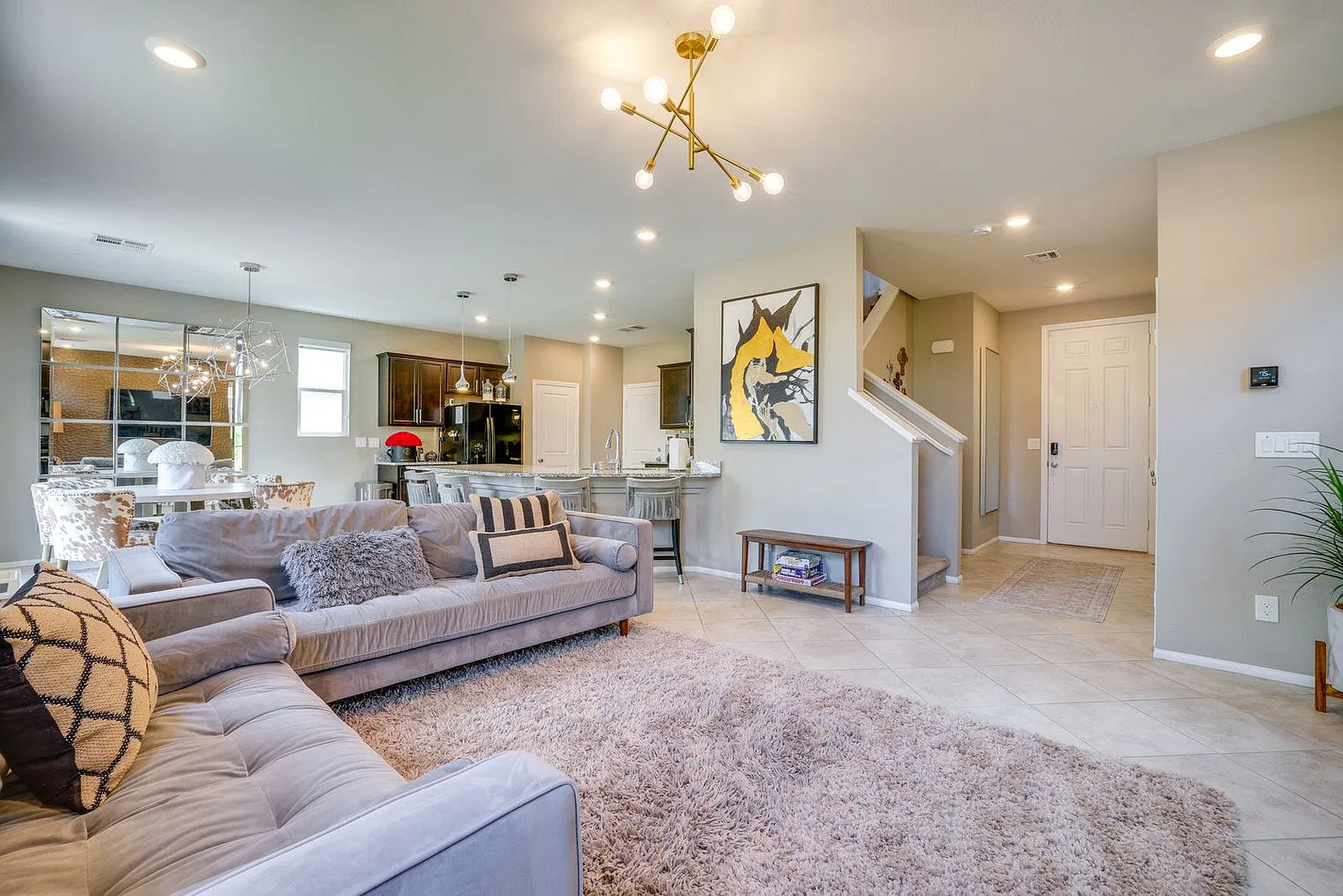 3 bed, 2.0 bath, 1797 sqft, $3,664 — Photo 3