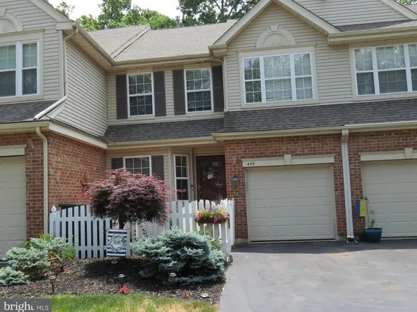 445 Penn Oak Ct, Harleysville, PA 19438