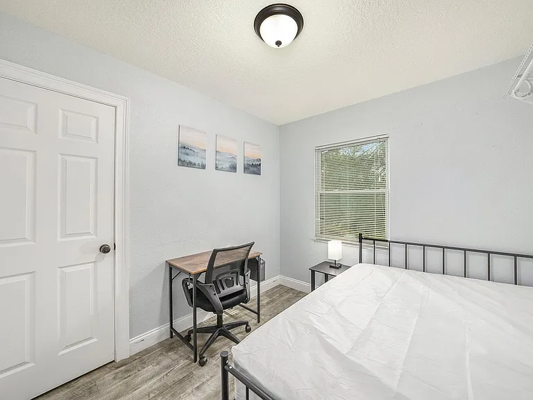 Maydell Dr — Photo 1