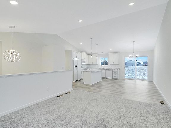 4th image of 6875 376th St