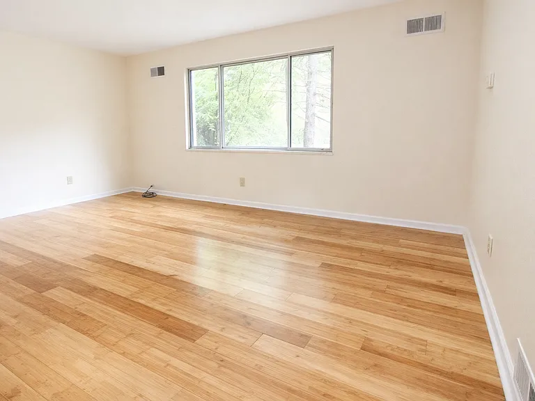 2807 Lincoln Way — Photo 7