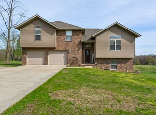 1205 Abbey Ln, Cassville, MO 65625