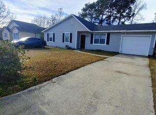 466 Hunting Green Dr, Jacksonville, NC 28546
