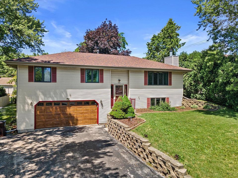 1st image of 1415 S 167th STREET