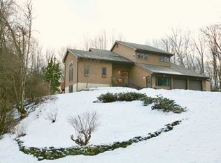 232 Cardinal Rd, Hyde Park, NY 12538