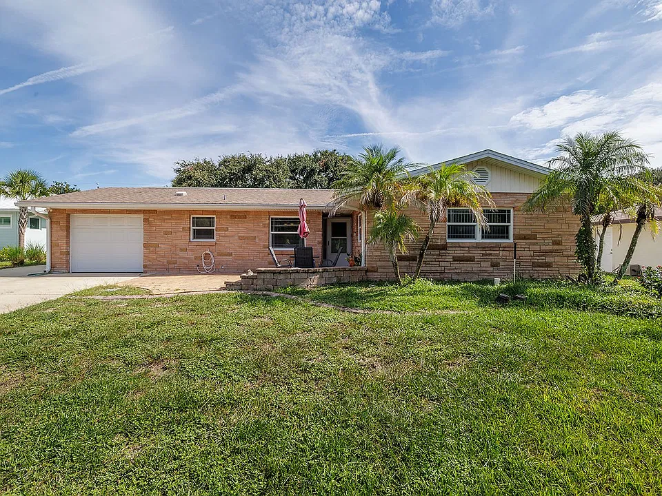 4435 Saxon Dr