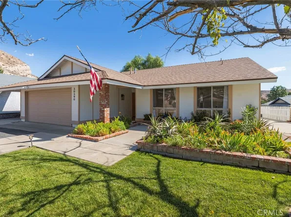 30390 Honeysuckle Hill Dr, Santa Clarita, CA 91387