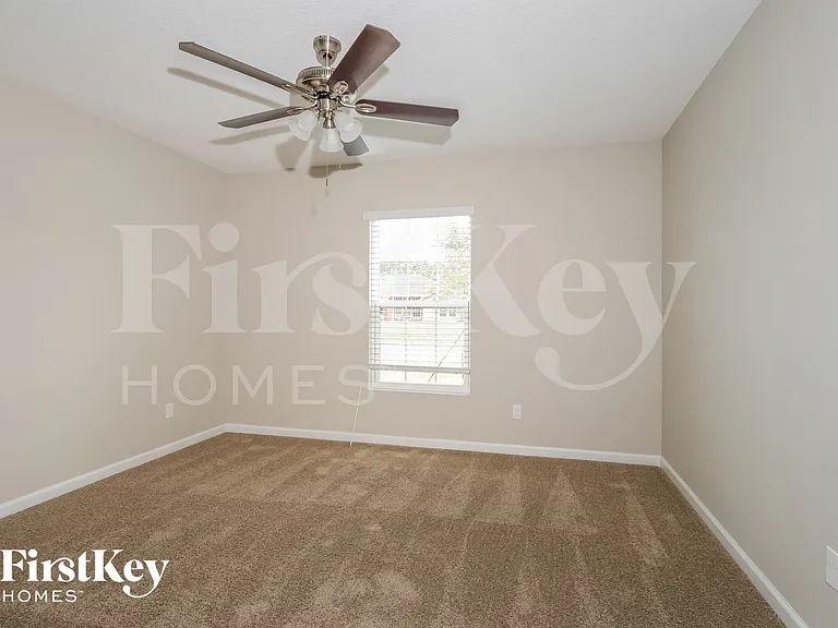 1902 SW Janette Ave — Photo 11