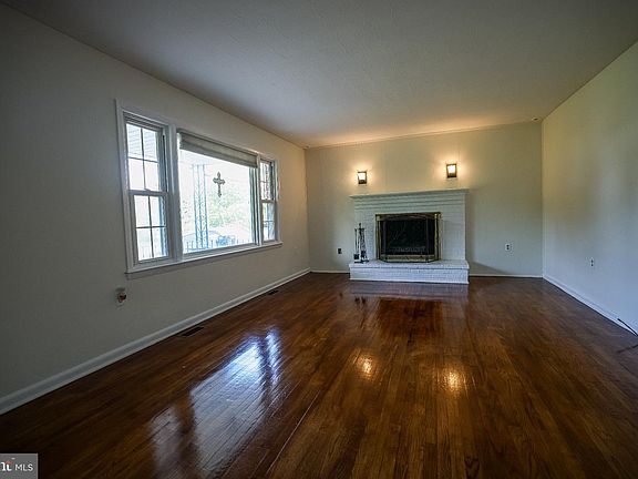 3rd image of 116 Princeton Dr