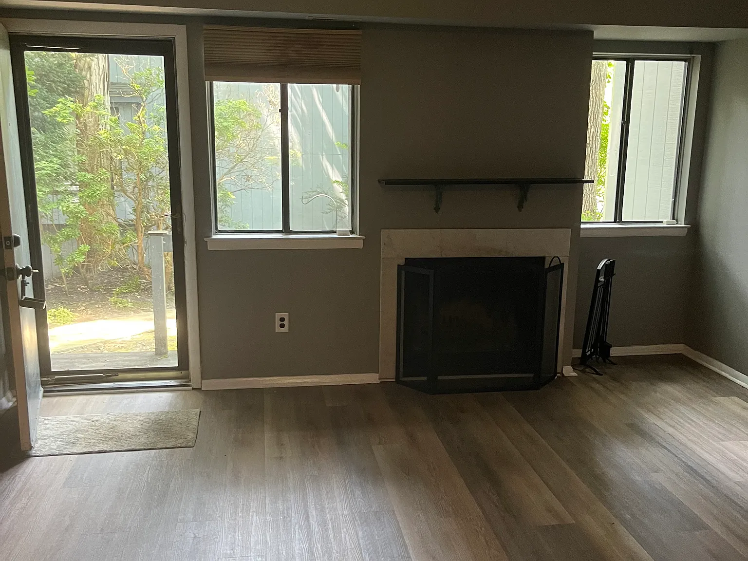 2 bed, 1296 sqft, $2,400 — Photo 2