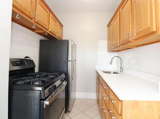 1033 W Loyola Ave APT 807, Chicago, IL 60626