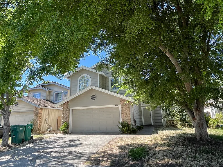 8795 Deer Creek Cir — Photo 4