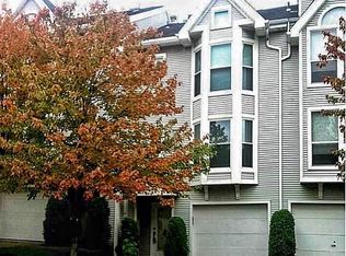 14 Hemingway St, Pittsburgh, PA 15213