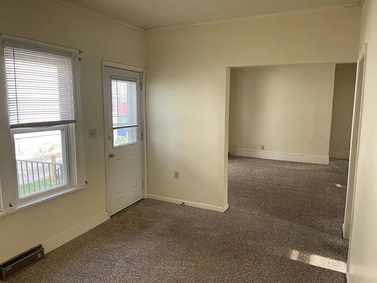 514 W Lincoln Ave — Photo 9